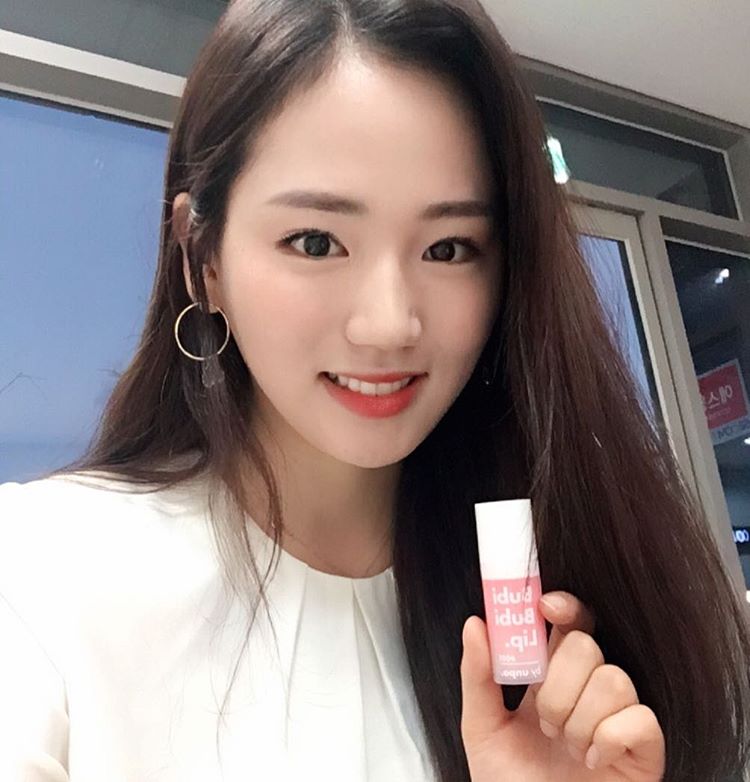 Tẩy da chết sủi bọt thải độc môi Bubi Bubi Lip 12ml